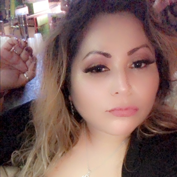 Meet your Posher, Erika - Picture 1 of 1